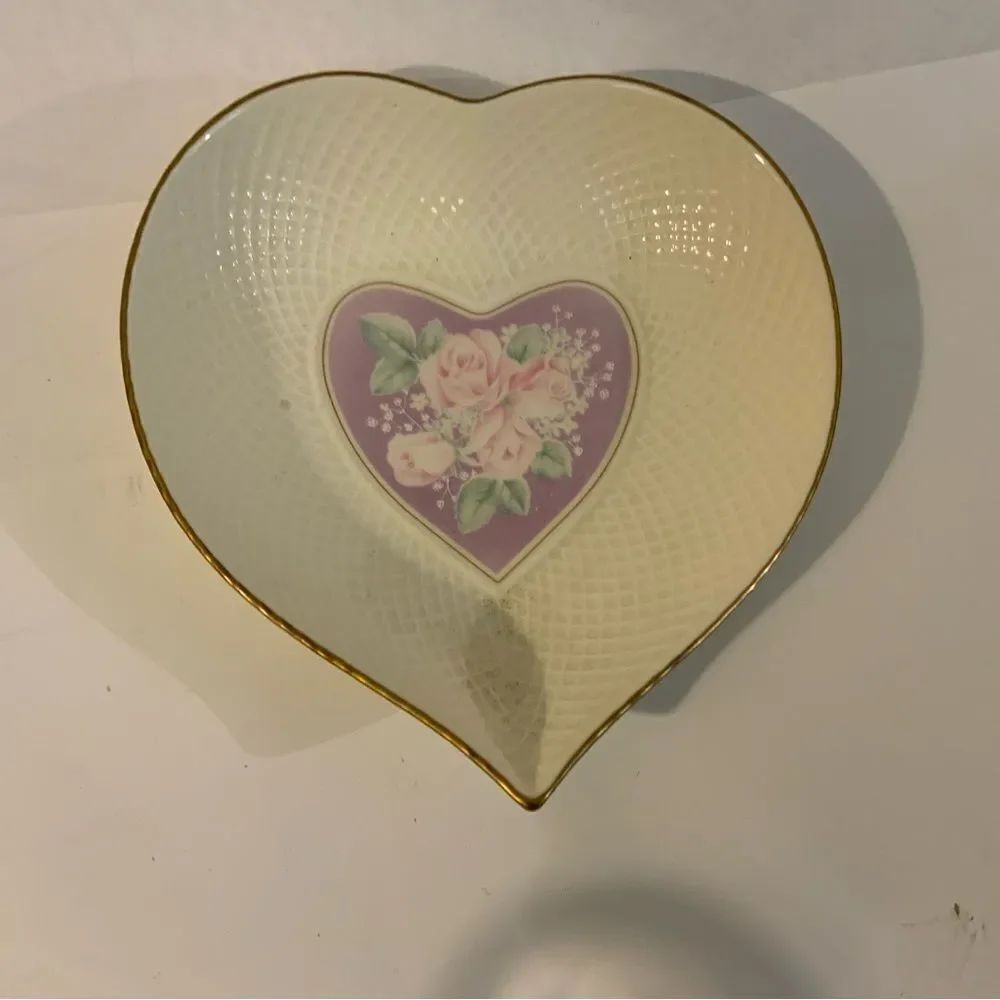 Mikasa Ivory Bone China Japan Heart Bowl Rose Bouquet Series A9